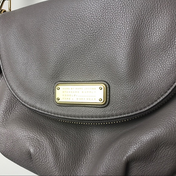 MARC BY MARC JACOBS NATASHA LEATHER CROSSBODY - Picture 2 of 6